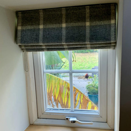 Roman blind